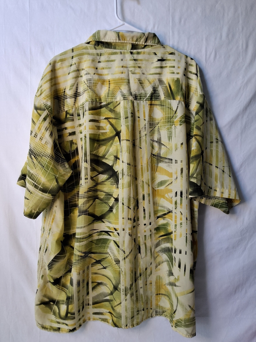 Short Sleeve Hawaiian Abstract‎ Print Button-Down Shirt in Green & Yellow - Picture 2 of 3